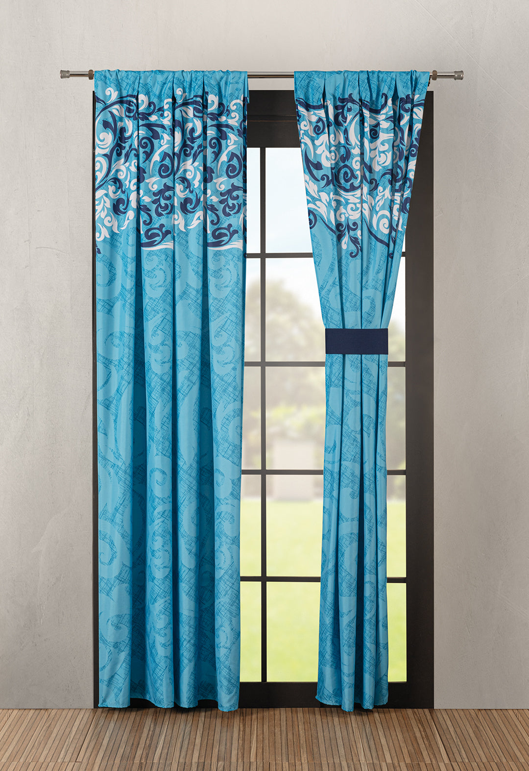 El juego de cortinas Esmeralda es tan lindo y versatil con tonos azules puedes combinarlo con Coordinado de Colcha Cobalto.